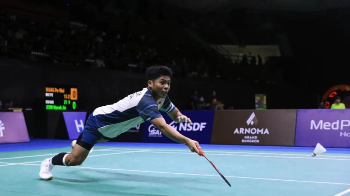 Tunggal putra Indonesia Mohammad Zaki Ubaidillah saat berlaga di babak 32 besar Thailand Masters 2025