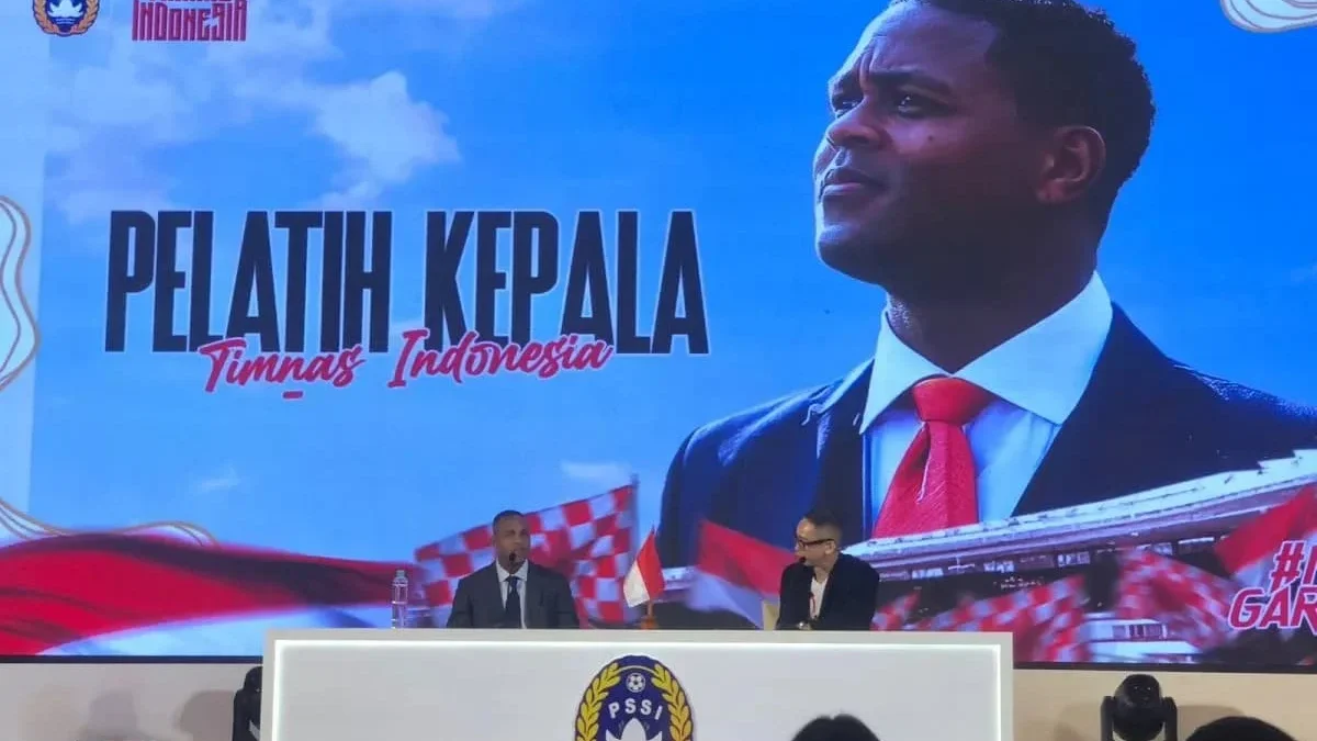 Jumpa pers perkenalan Patrick Kluivert sebagai pelatih timnas Indonesia di Hotel Mulia, Jakarta, Minggu (12/1)