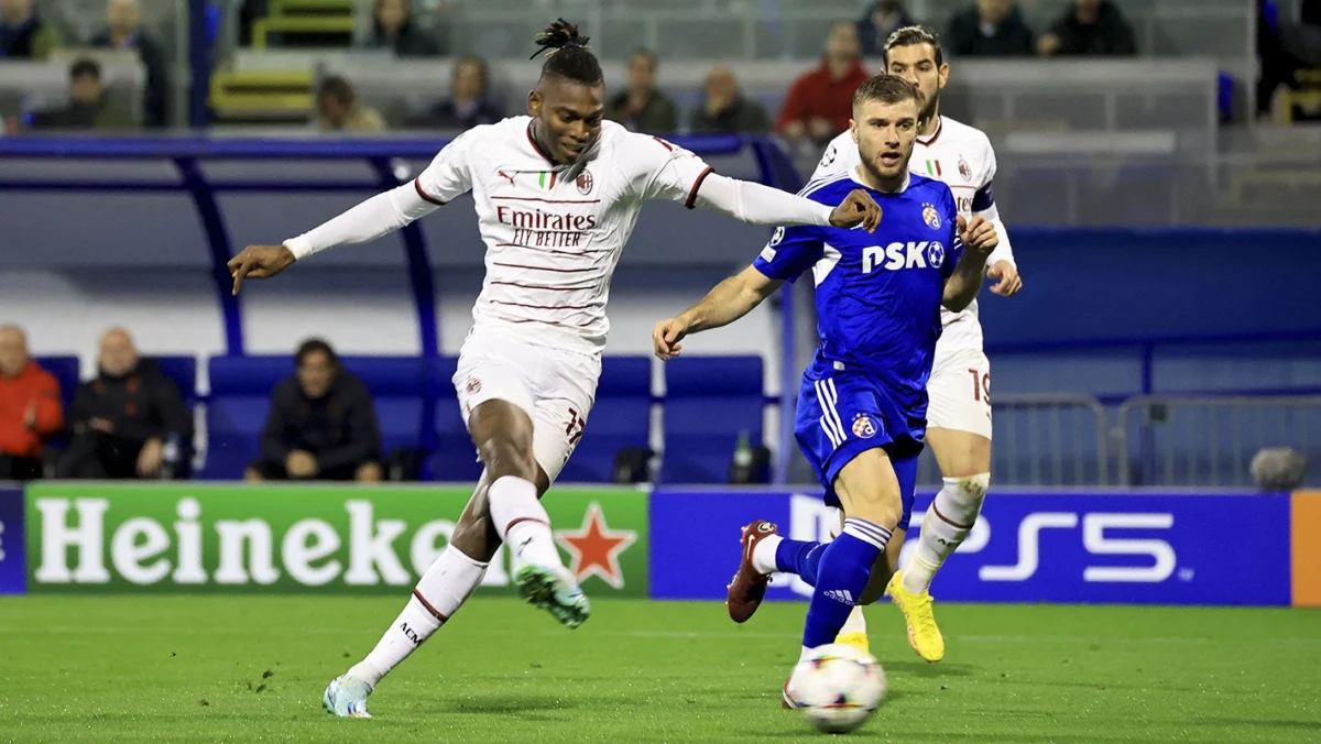 Pertandingan Dinamo Zagreb vs AC Milan.