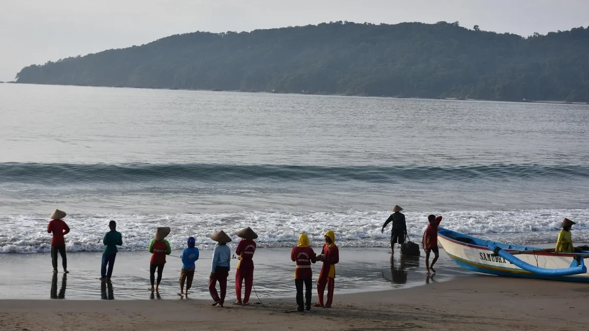 Pantai Indah di Jawa Barat yang Wajib Dikunjungi