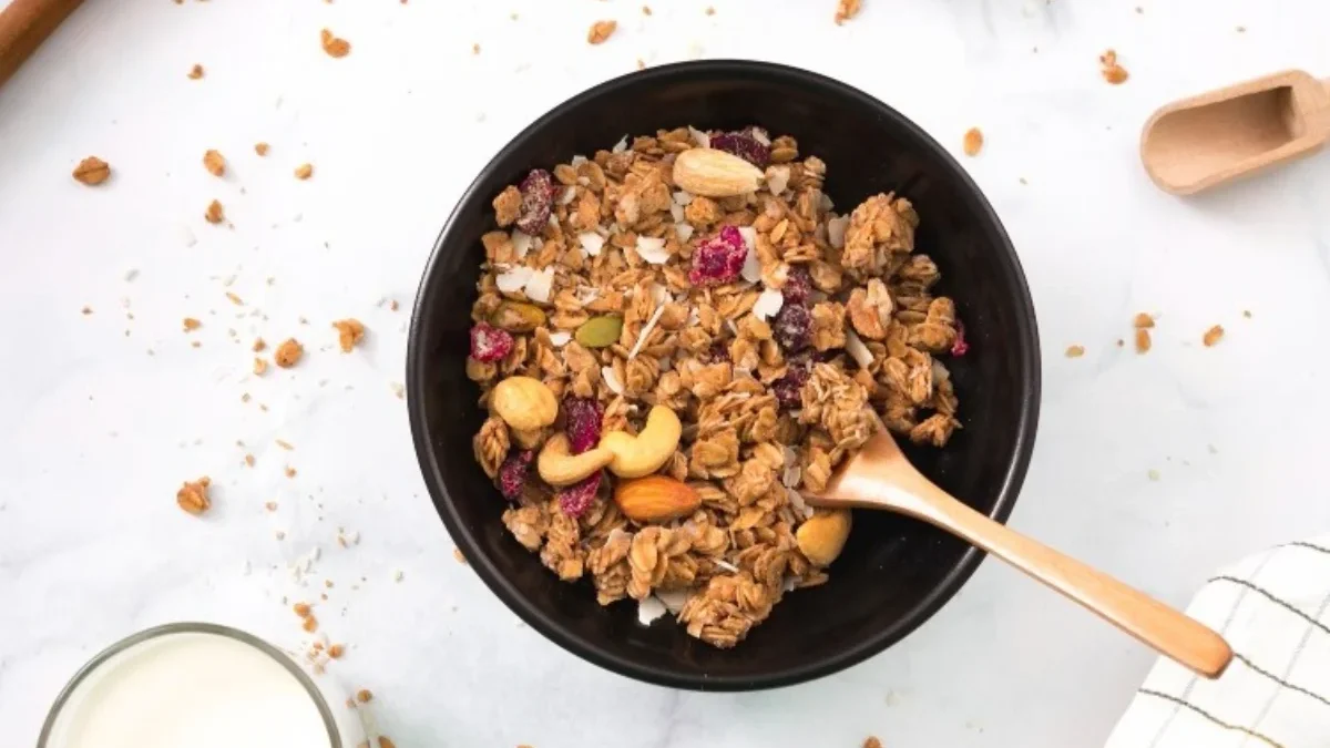 Manfaat Konsumsi Granola Saat Sahur