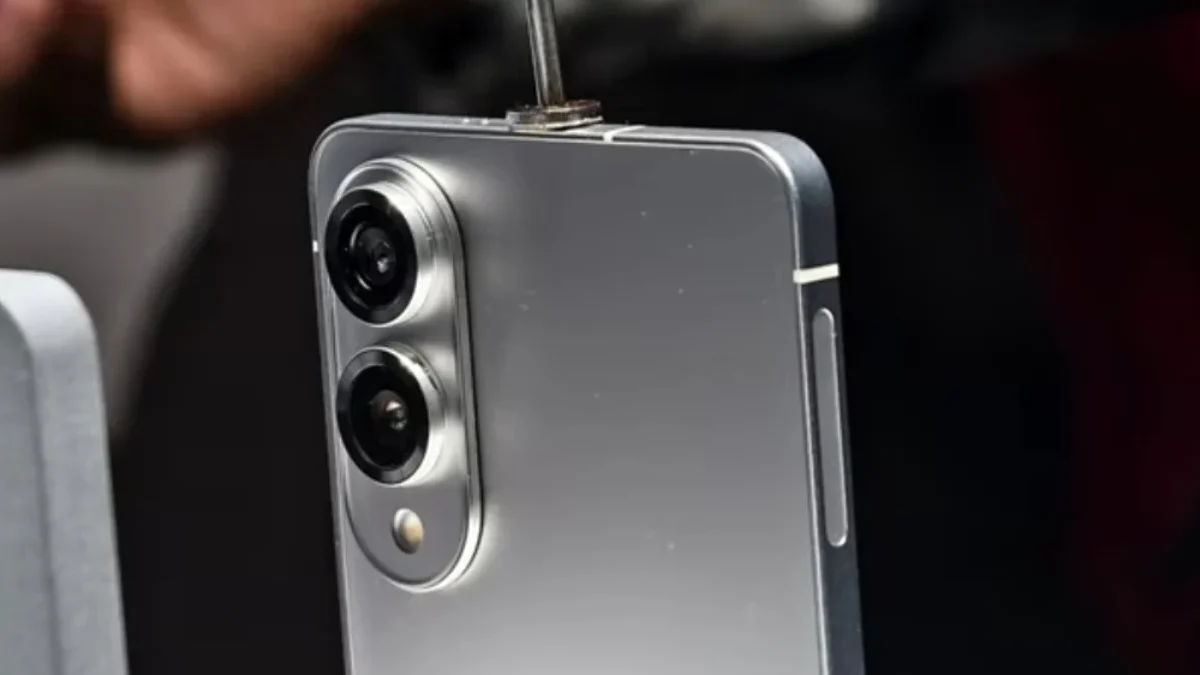 Bocoran Terbaru Samsung Galaxy S25 Edge: Rilis 16 April 2025, Mau 'Cek Ombak' Dulu? YouTube Technizo Concept.