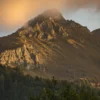 Gunung Tertinggi di Indonesia dengan Pemandangan Spektakuler