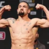 Robert Whittaker Pertimbangkan Pindah ke Kelas Berat Ringan Setelah Satu Laga Lagi