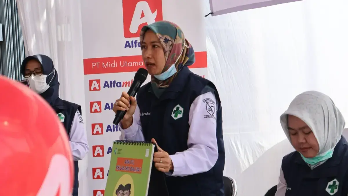Alfamidi Cabang Bekasi menggelar kegiatan corporate social responsibility (CSR)