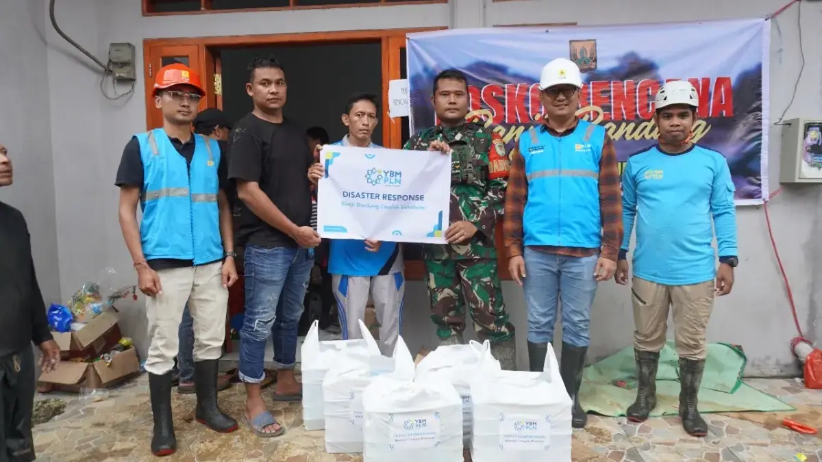 Gerak Cepat PLN Sukabumi, YBM PLN Salurkan Bantuan bagi Warga Cisolok yang Terdampak Banjir Ist