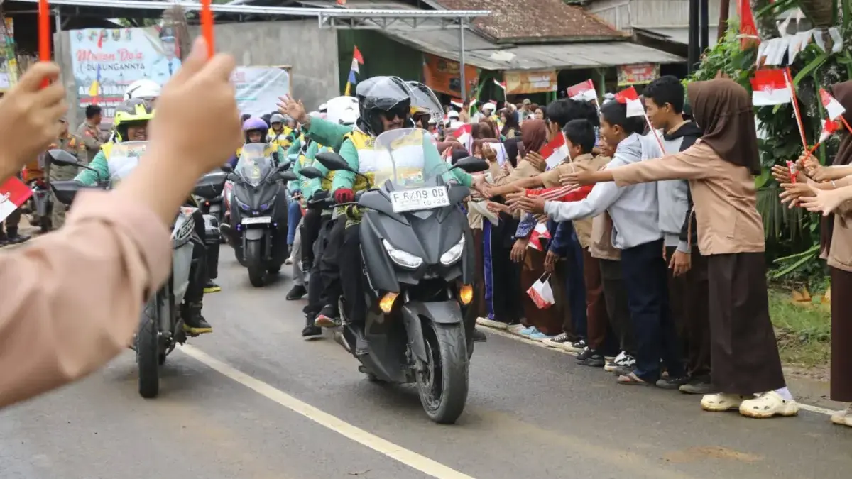 Touring Ngabami Pemkab Sukabumi Diwarnai Pemberian Bansos Ist
