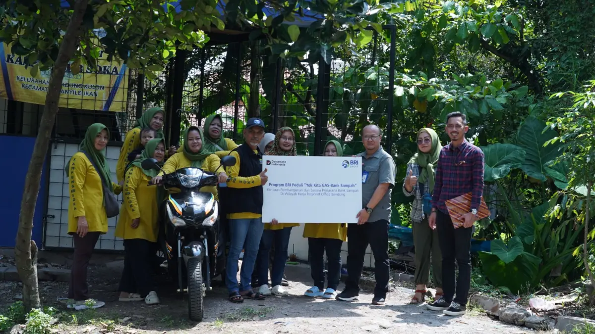 BRI Serahkan Bantuan Program TJSL “Yok Kita GAS” di Kota Bandung BRI