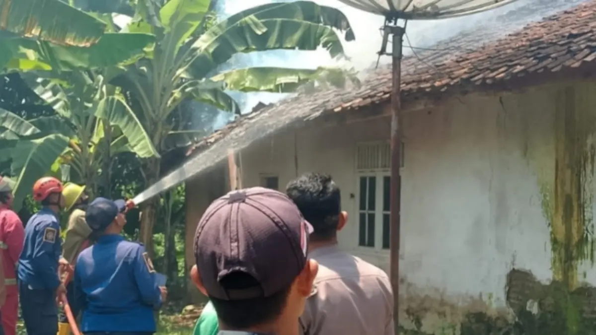 Rumah Warga di Desa Loji Hangus Terbakar Akibat Korsleting Listrik Istimewa