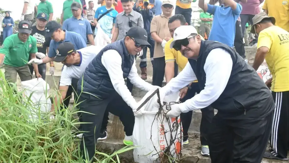 Bupati Pimpin Aksi Bersih-bersih Pantai Palabuhanratu Istimewa