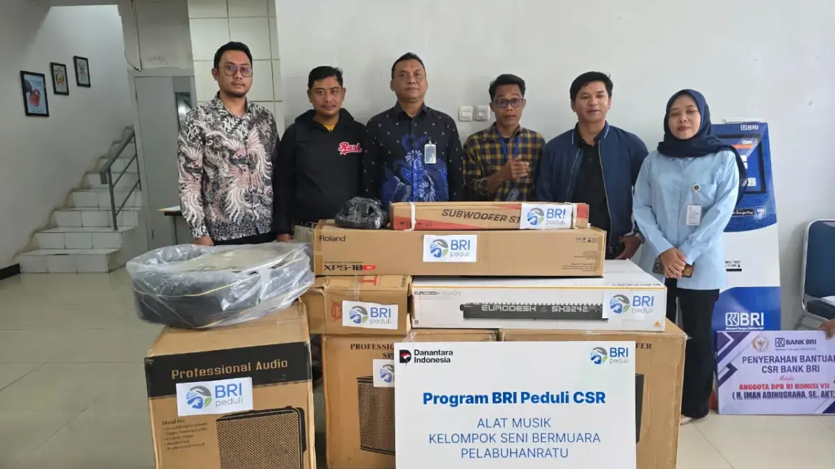 BRI Salurkan Bantuan Alat Musik untuk Dua Komunitas Seni di Sukabumi BRI
