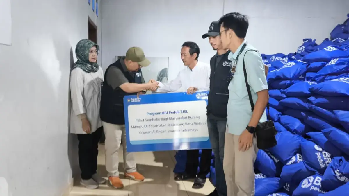 BRI RO Bandung dan BO Jatibarang Salurkan 5.000 Paket Sembako untuk Masyarakat Kurang Mampu BRI