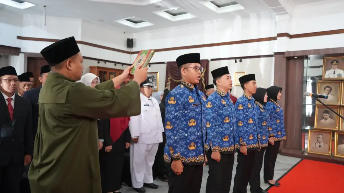 Walkot Sukabumi Rotasi Pejabat Istimewa