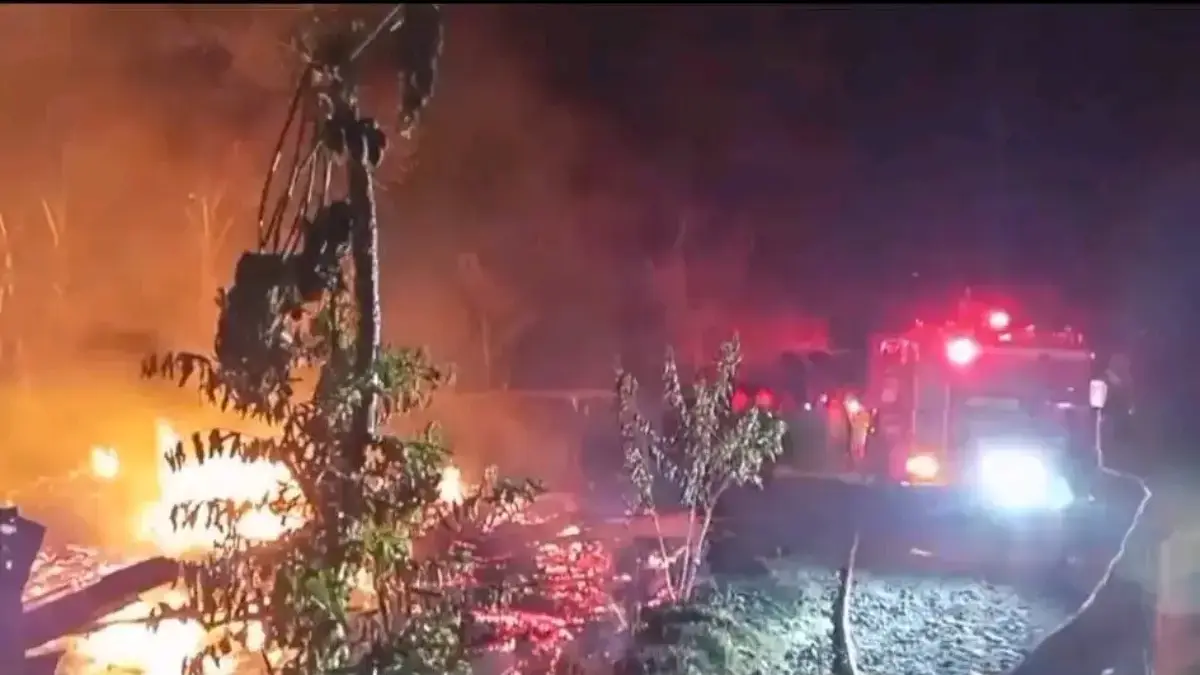 Tiga Unit Rumah Panggung di Curugkermbar Ludes Terbakar Istimewa
