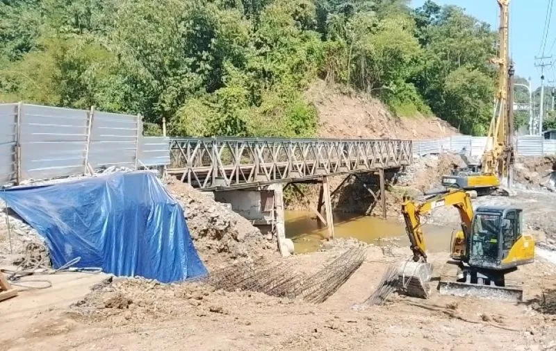 Proyek Pembangunan Jembatan Diduga Serobot Lahan Warga Istimewa