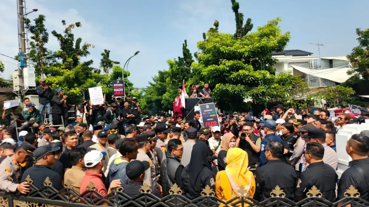 Warga Minta DPRD 'Makzulkan' Walkot Sukabumi Aksi Unjuk Rasa 2.6.26 Istimewa