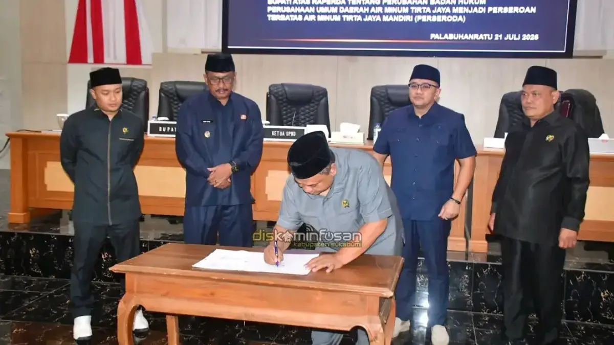 DPRD Paripurna Pengambilan Keputusan dan Persetujuan bersama Raperda Istimewa