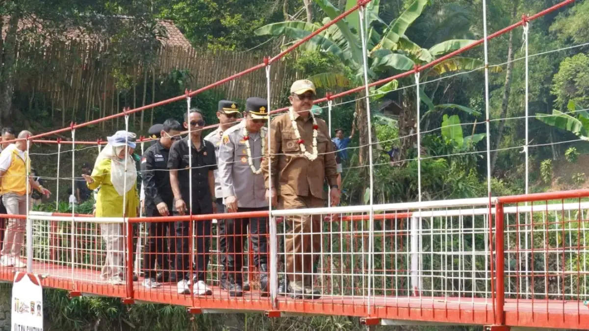 Bupati dan Kapolres Sukabumi Kota Resmikan Jembatan Prima Jantake Istimewa