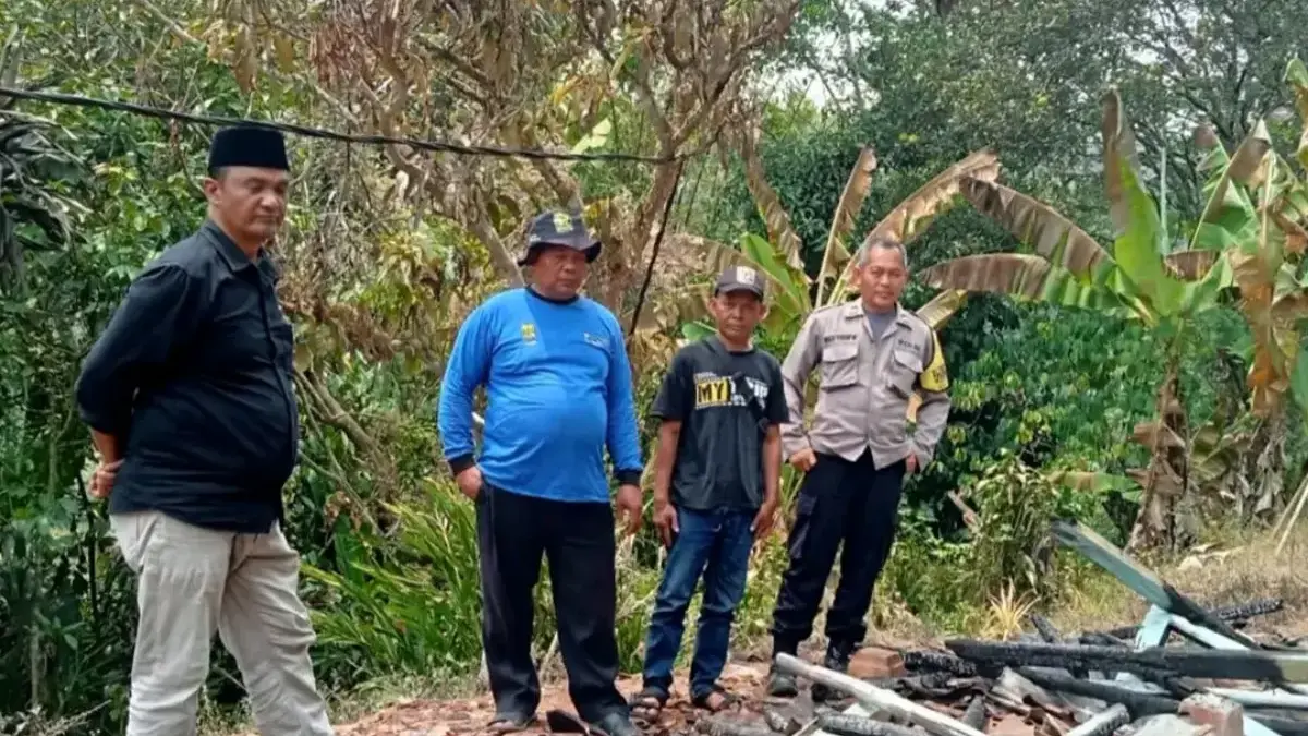 Rumah Panggung Berpenghuni 7 Orang Jiwa di Purabaya Hangus Terbakar Istimewa