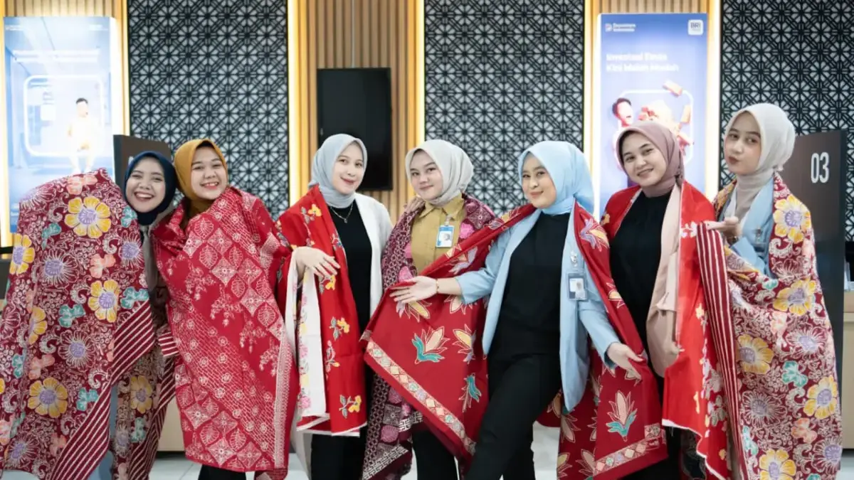 Semarakkan Kemerdekaan RI ke-81, BRI Region 9 Bandung Hadirkan Nuansa Merah Putih Ramah di Kantor Pelayanan SEMARAK KEMERDEKAAN