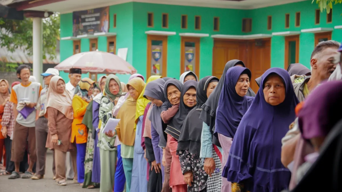 YBM BRILiaN Region 9 Bandung Salurkan Beasiswa Komprehensif untuk Ratusan Pelajar dan Mahasiswa