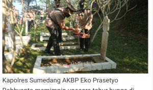 Polres Sumedang Lakukan Ziarah Kubur