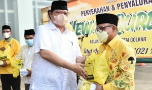 Golkar Tegaskan Hadir di Tengah Pandemi, Bagikan Paket Sembako dan Daging Kurban