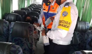 Selama PPKM, Bus sepi Penumpang