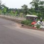 Sampah Pinggir Jalan Membuat Kumuh