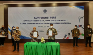 Pemerintah Kembali Salurkan Bantuan Subsidi Upah pada Pekerja Patuh Kepesertaan Jamsostek