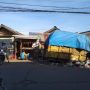 Petugas Pasar Parakanmuncang Tegur Pembuang Sampah