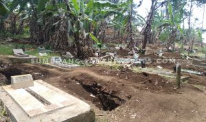 Warga Desak Kades Berikan Solusi Pemindahan Makam