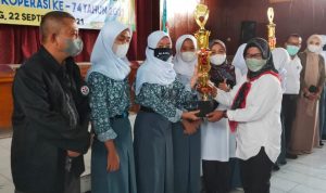 SMAN Jatinangor Raih Juara Cerdas Cermat