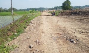 Warga Bersikukuh Tutup Proyek Tol