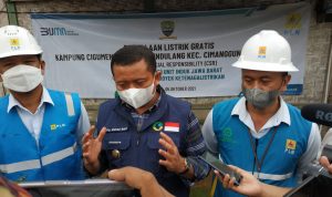 Warga Cigumentong Akhirnya Bisa Menikmati Listrik dari PLN