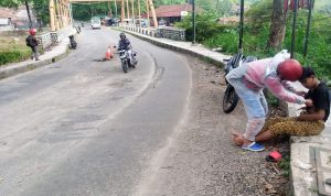 Jalan Rusak di Rancapurut Sering Memicu Kecelakaan