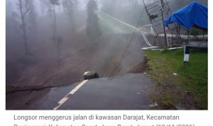 Jalan Menuju Wisata Kawah Darajat Garut Terputus Total Akibat Longsor