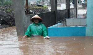 Sore Tadi Banjir Terjang Cikeruh, Ketinggian Air Capai 1 Meter Lebih