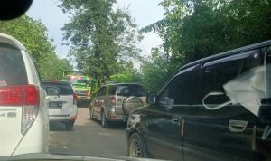 Warga Keluhkan Infrastruktur Tolengas - Jatigede Rusak Parah