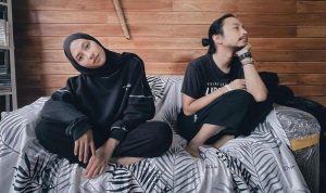 Chord Gitar Runtuh - Feby Putri ft Fiersa Besari, Kunci Gitar Mudah Dimainkan