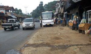 Kehadiran Tol Cisumdawu Ancam Pedagang Oleh Oleh