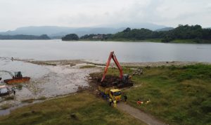 Waduk Jatigede Jadi Lautan Sampah