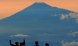 Petaka Di Gunung Ciremai Gara-gara Abaikan Ijin Orang Tua