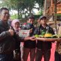 40 Warga Desa Cimanggung Sumringah Dapat Bantuan Rutilahu