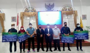 Akhirnya Setelah Penantian, Atlet Peraih Medali di PON Papua Asal Sumedang Terima Uang Kadeudeuh