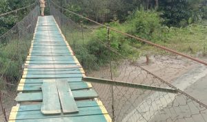 Jembatan Gantung Siliwangi Diterjang Banjir