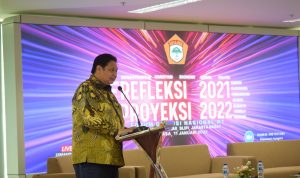 Tingkatkan Koordinasi dan Sinergi, Menko Airlangga: Momentum Pemulihan Ekonomi di 2022 Harus Dijaga