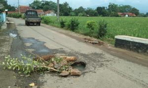 Kapolsek Cisitu Anjurkan Pemdes Perbaiki Gorong-Gorong Bolong