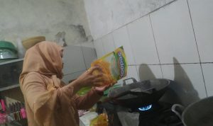 IRT di Sumedang Keluhkan Harga Minyak Goreng