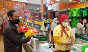 Warga Keluhkan Kelangkaan Minyak Goreng, Griya Plaza Sumedang Klaim Stock Masih Aman